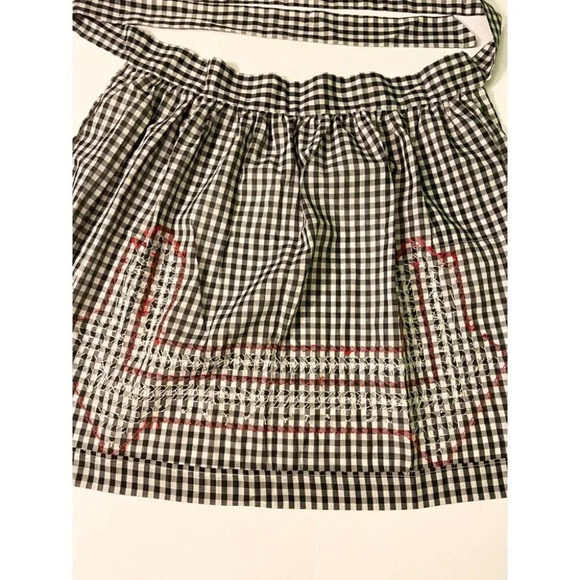 Vintage Black White and Red Checkered Half Apron One Pocket Tie Back - Picture 11 of 12